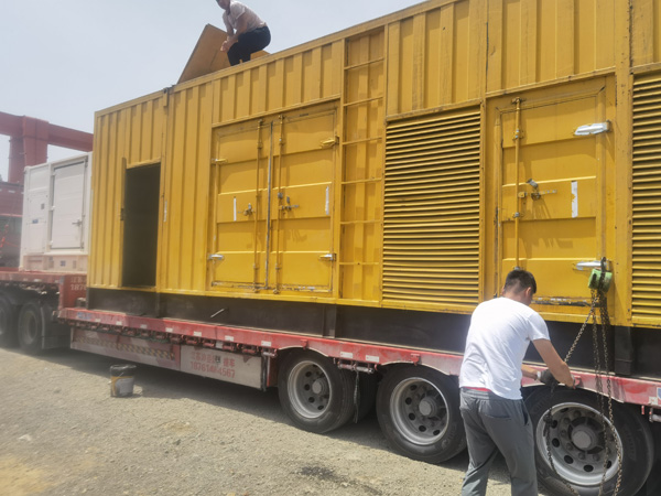 中和镇除了负载情况和发动机维护，还有哪些因素会影响 200kw 柴油发电机的油耗？