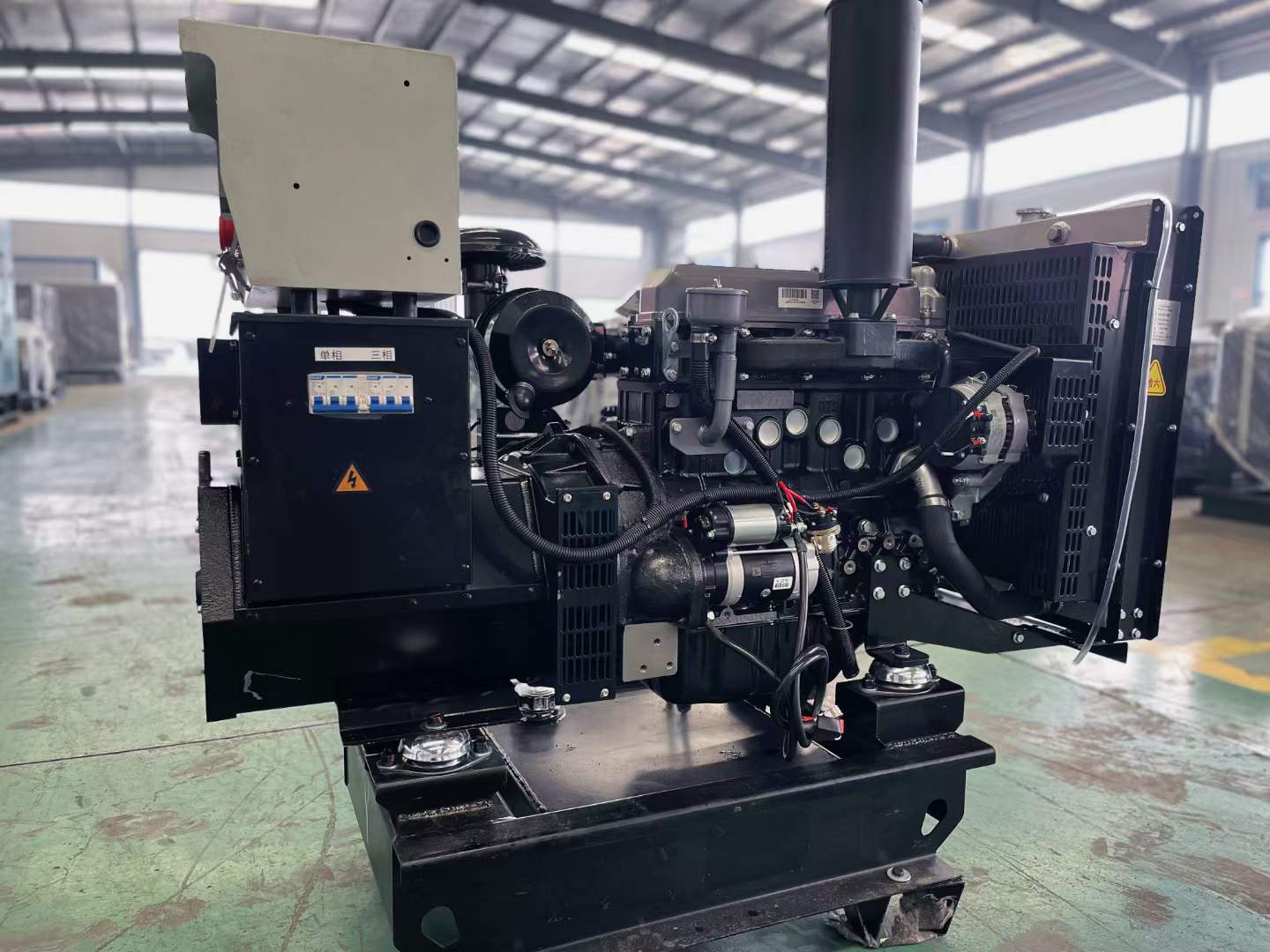 中和镇如何降低电感性负载对发电机的影响？