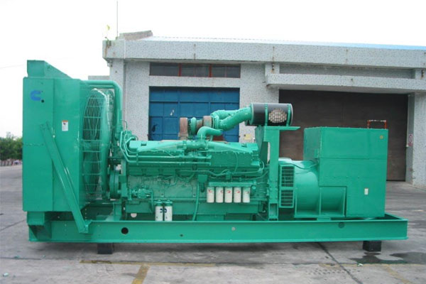 中和镇工厂发电机应急发电时如何更准确地检查发电机状态？