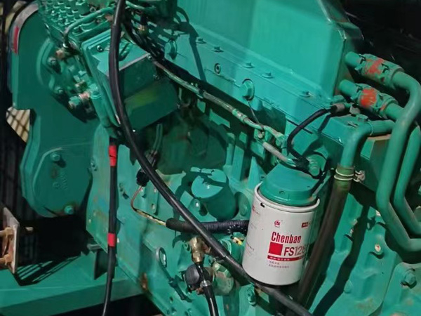 中和镇如何确定新的发电机组控制系统是否与原系统兼容?